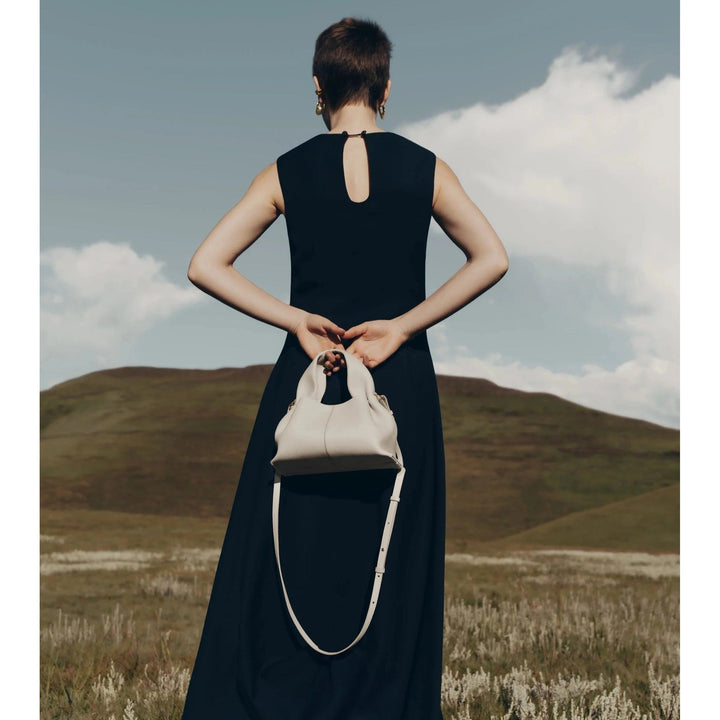 Annie | Chic Travel Companion