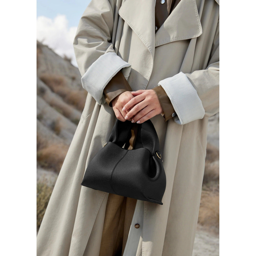 Annie | Chic Travel Companion