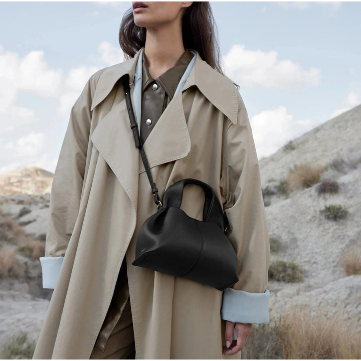 Annie | Chic Travel Companion