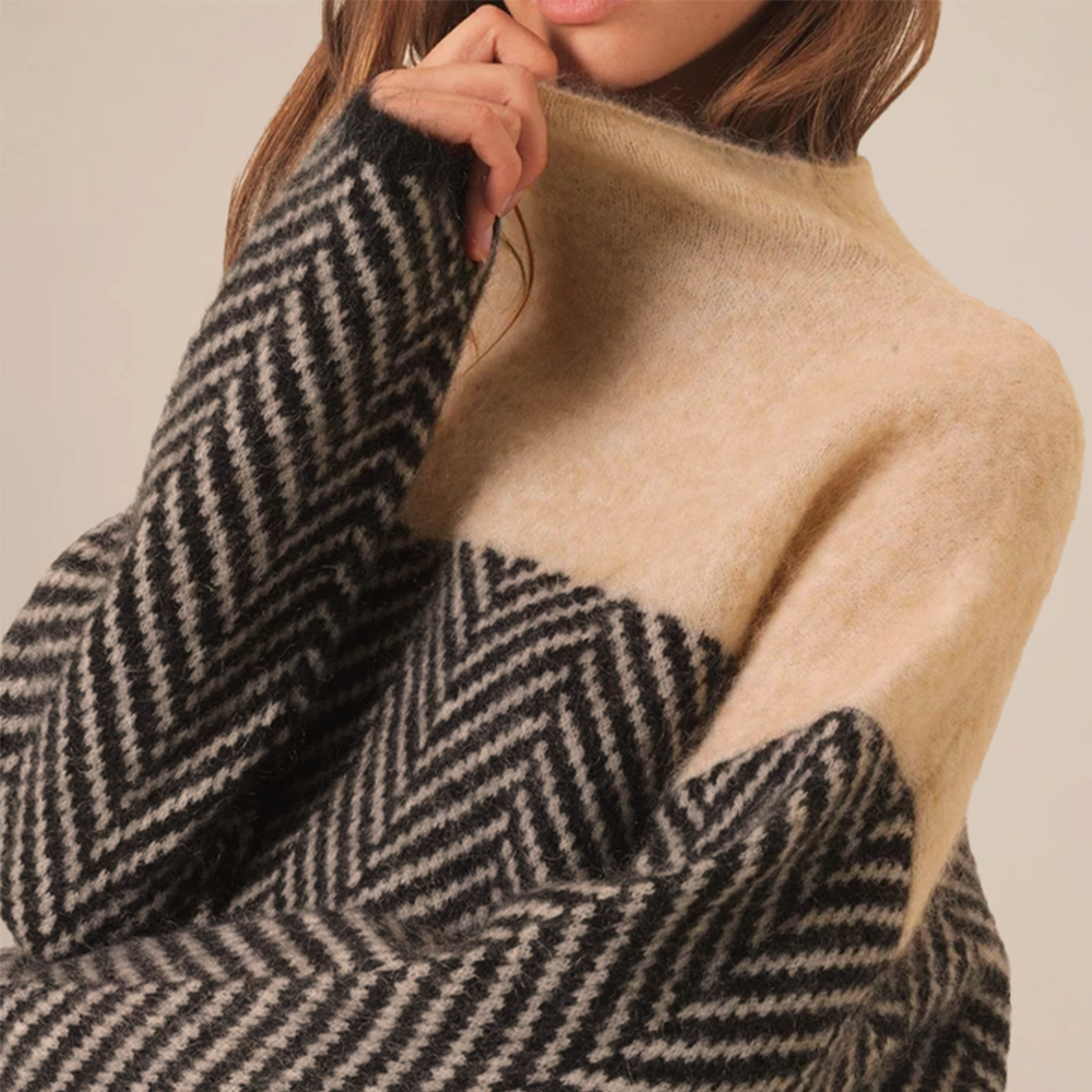 Gia™ - Premium Turtleneck Sweater