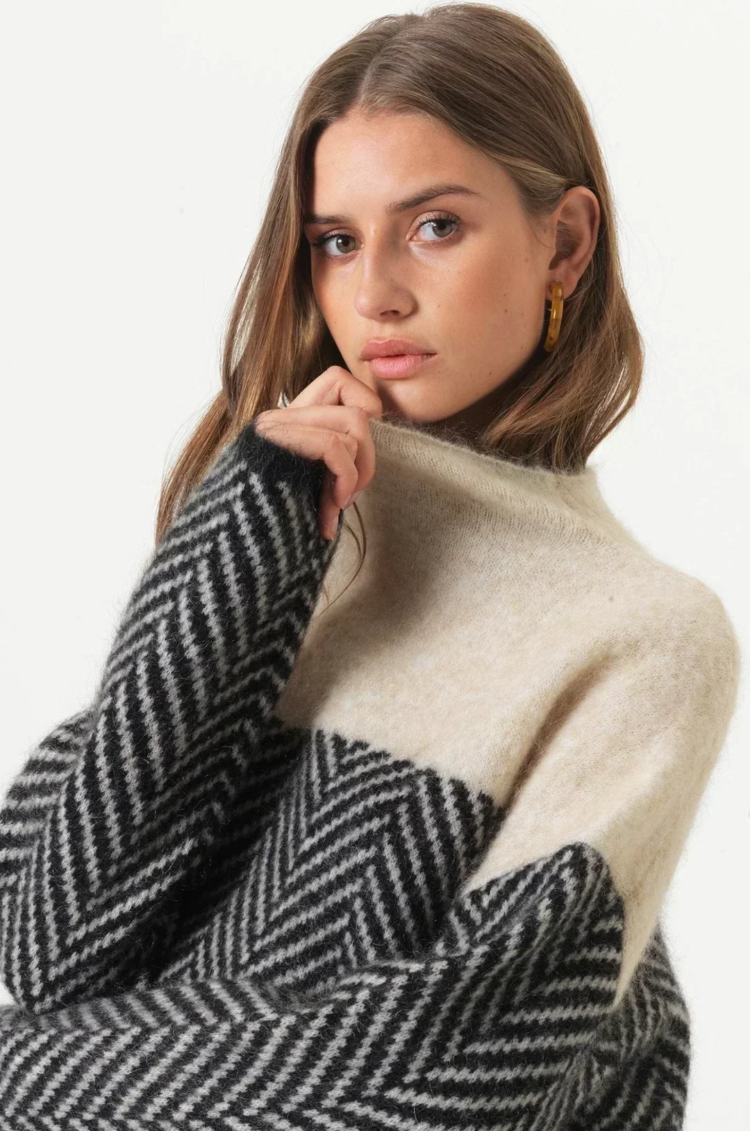Gia™ - Premium Turtleneck Sweater