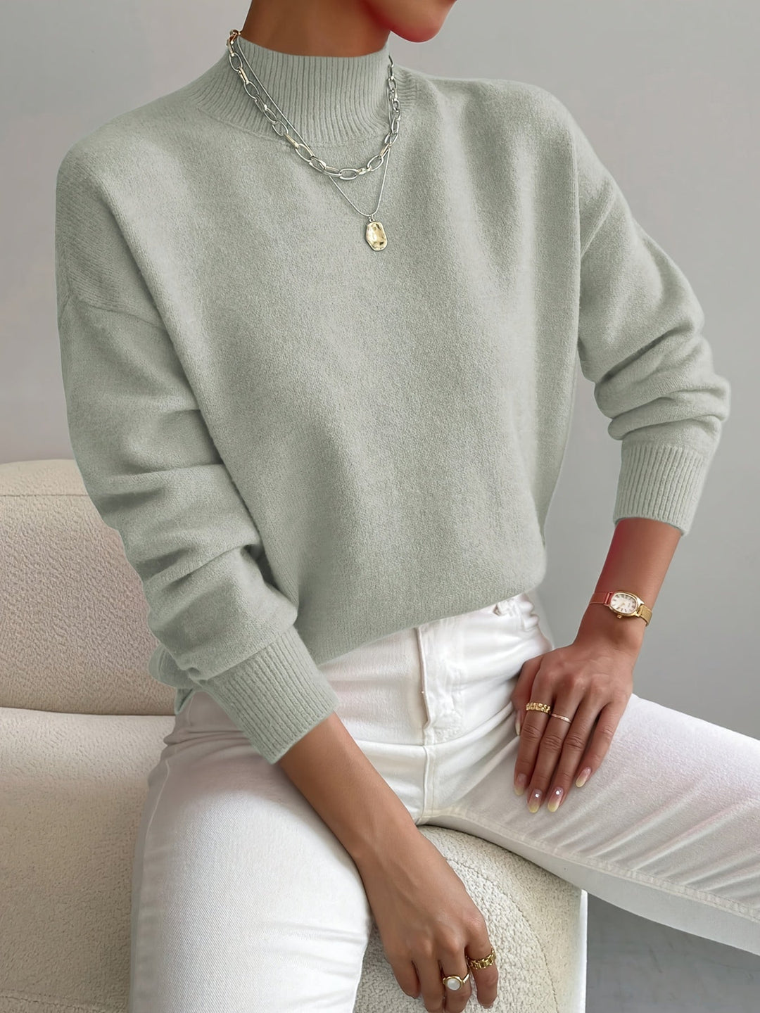 Flora | Classic Sweater with Modern Cut