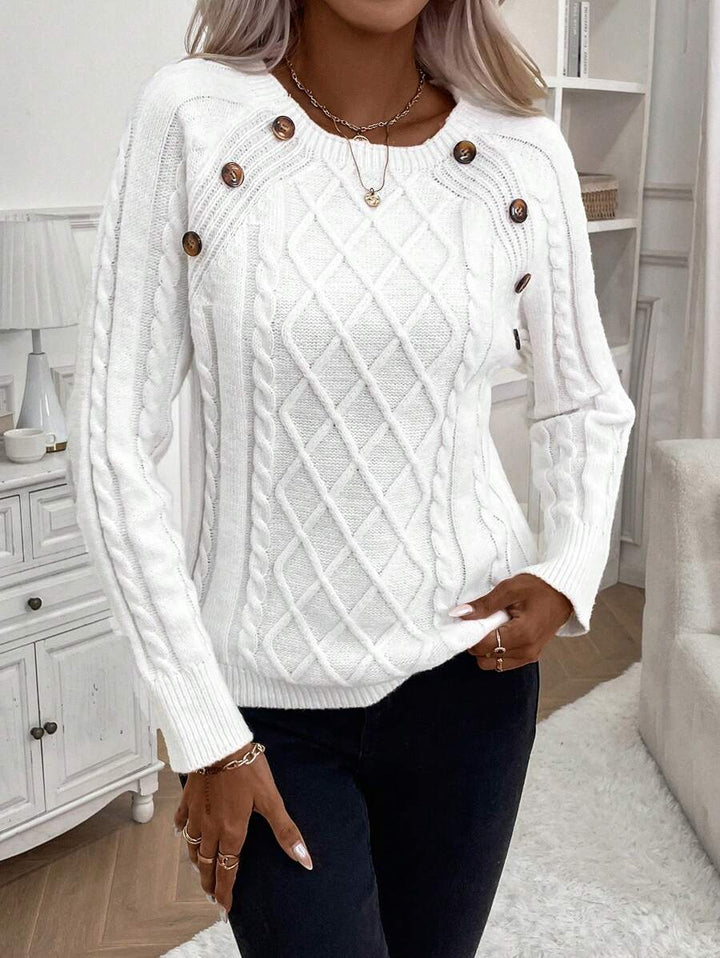 Amalie | Klassischer Pullover mit dekorativen Knopfdetails