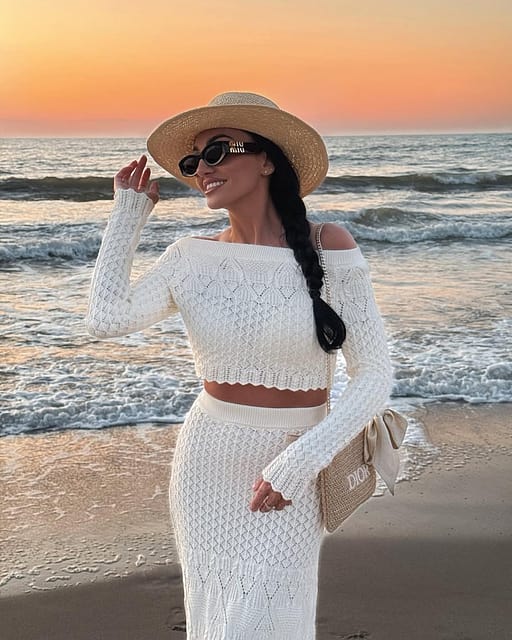 Síguenos en instagram @amorefashion.official