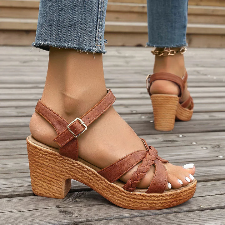 MELODIE | Sandalias con plataforma elevada y correas trenzadas