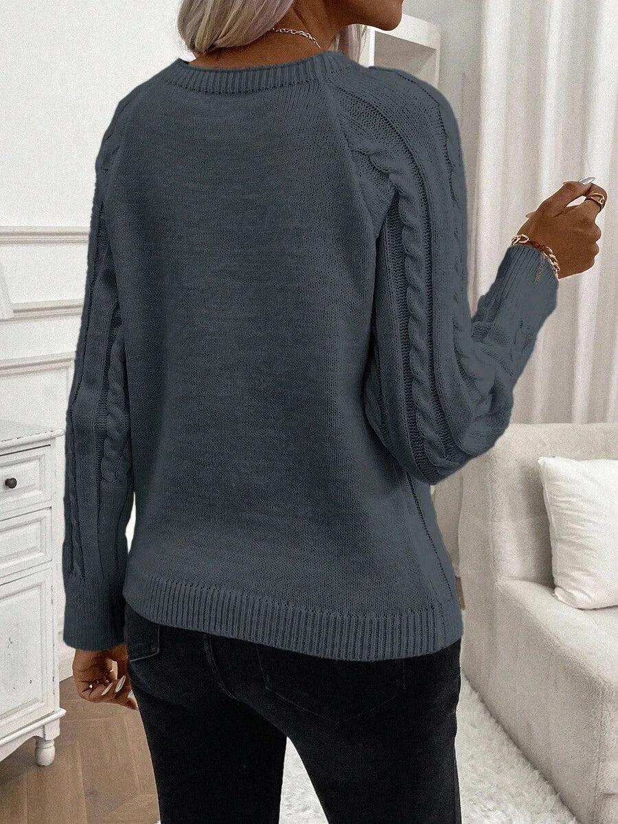 Amalie | Pull classique avec boutons décoratifs