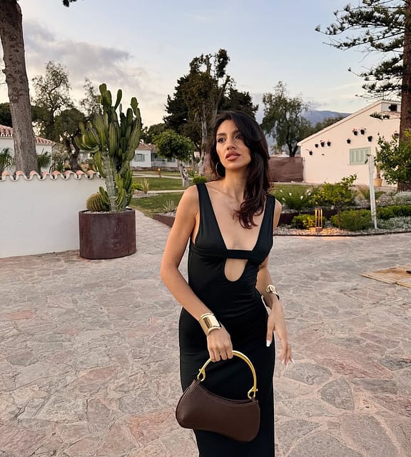 Siga-nos no instagram @amorefashion.official