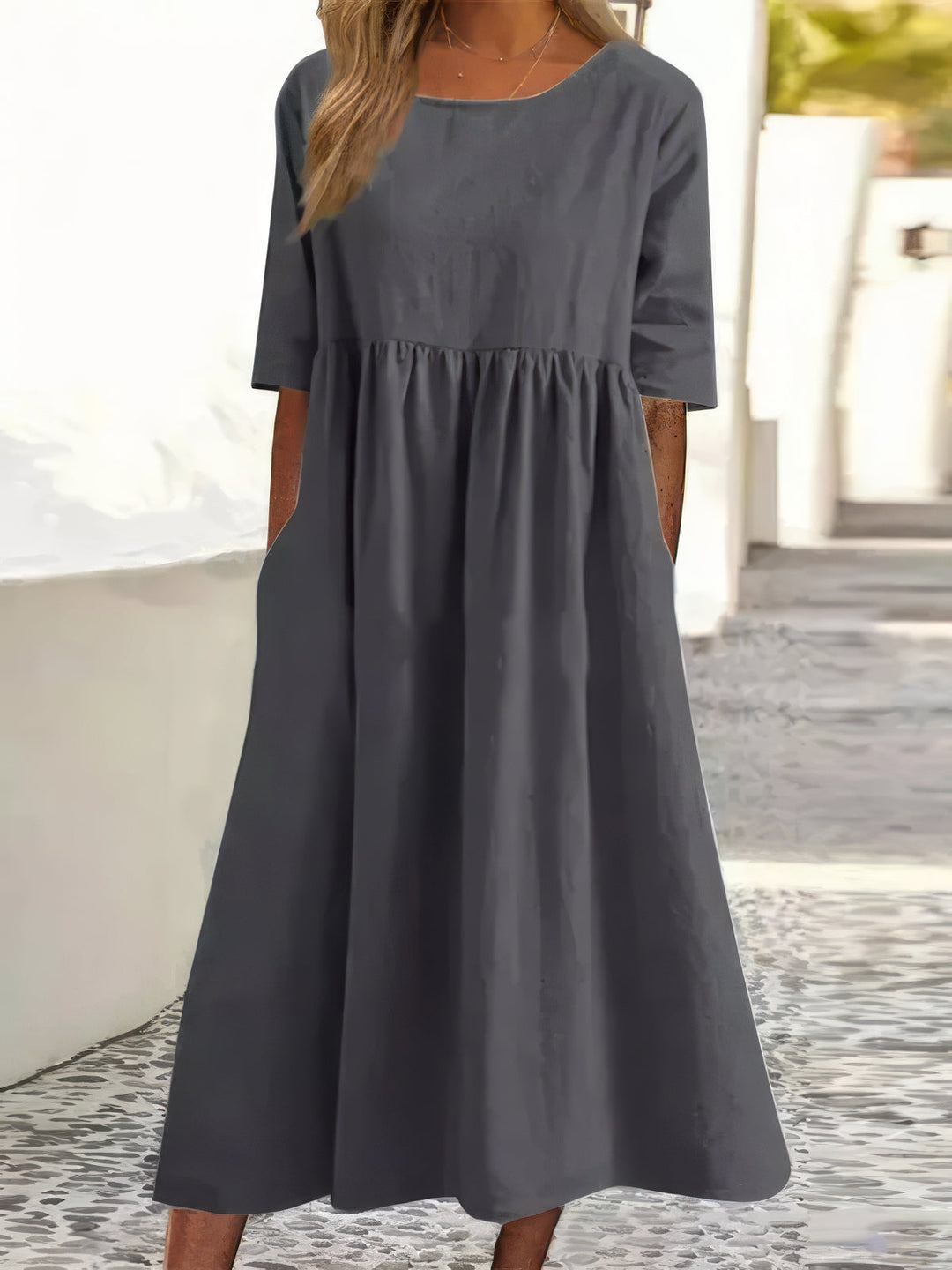 Nina | Vestido descontraído com decote redondo e bolsos